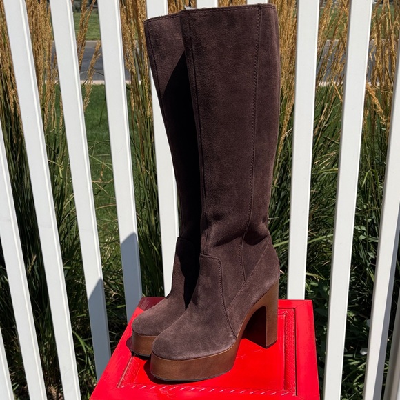 Vince Camuto Shoes - Vince Camuto Brown Suede Zip Boots Never Worn Size 7